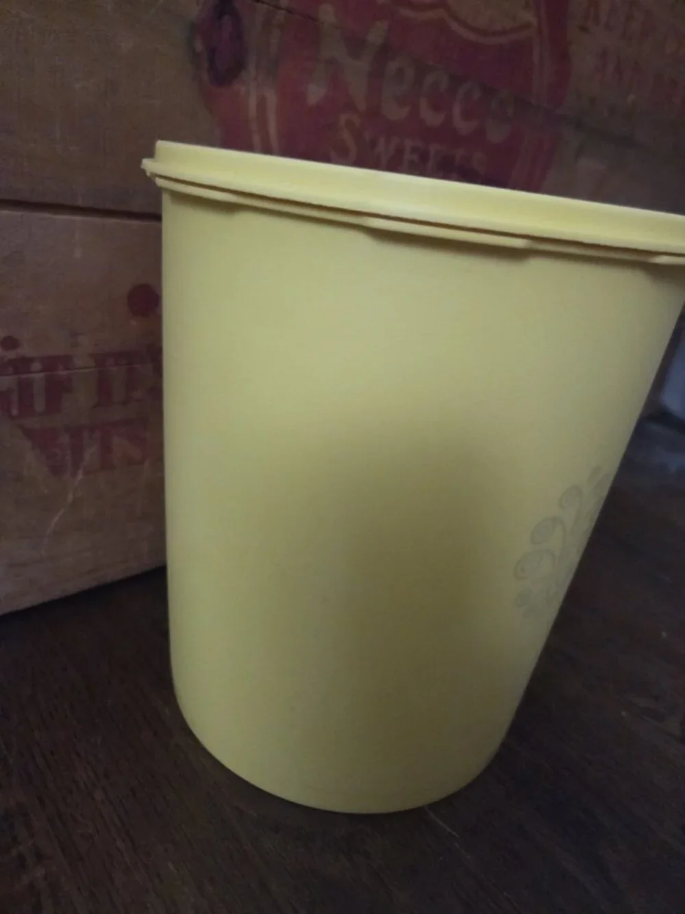 Vintage Tupperware Yellow 8.5